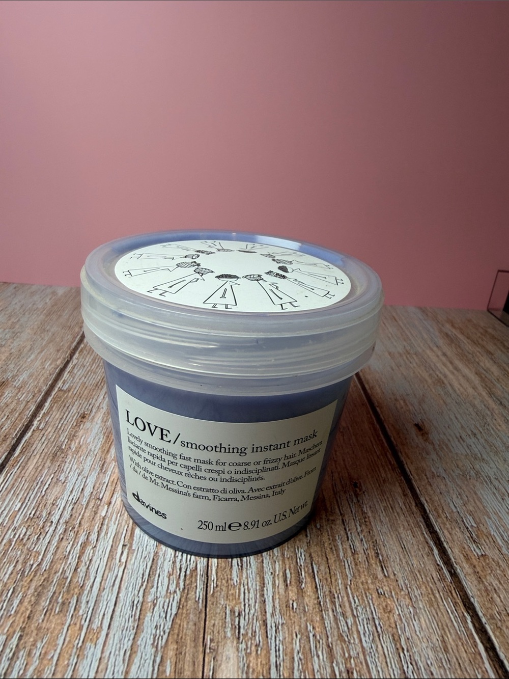 Davines LOVE Smoothing Instant Mask - Purple with White Lid